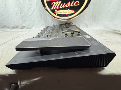 Headrush Pedalboard - Powered by Eleven / HD Expanded - Guitar Amp Modeler Multi-Effects Preamp Pedal with Soft Case