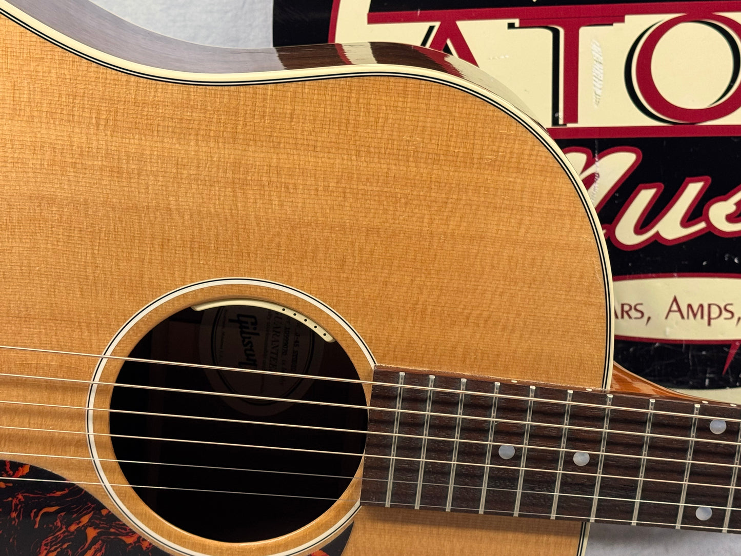 Gibson J-45 j45 Studio Jumbo Acoustic Guitar with Road Runner Case 2019