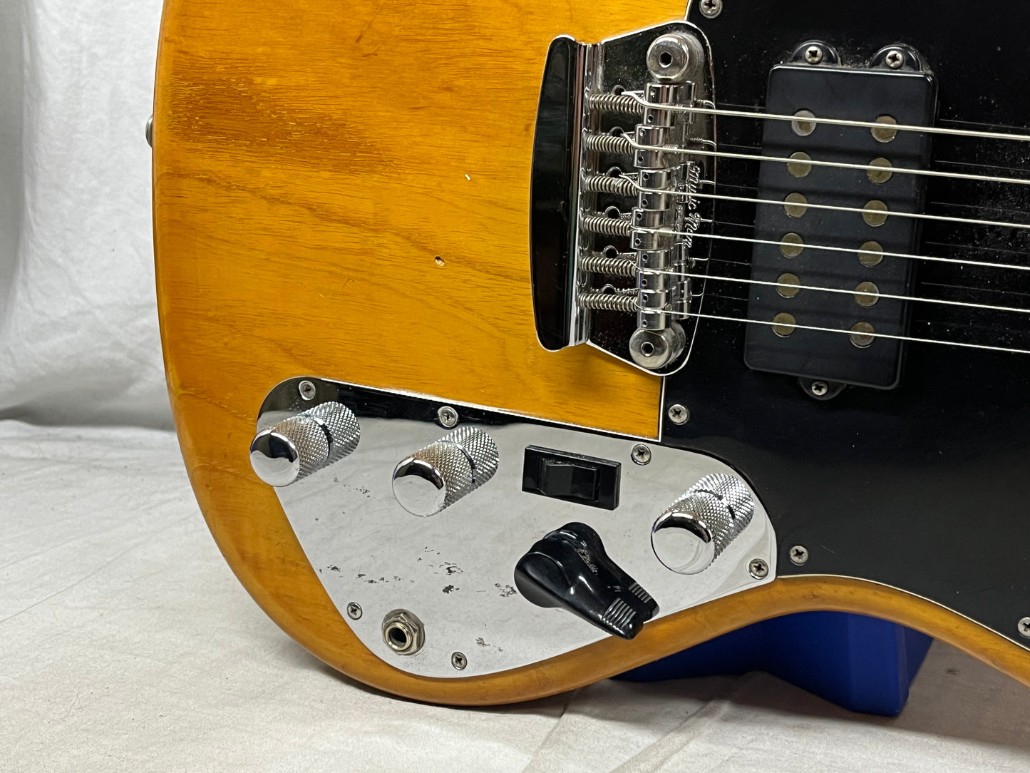 Music Man StingRay I Double Cutaway Electric Guitar with Hard Case - Natural