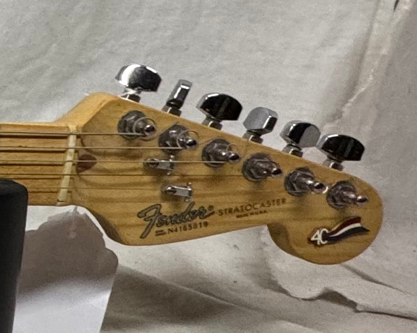 Fender Limited Edition '94 American Special Stratocaster Guitar with Case 1994 - Lipstick Red / Maple neck