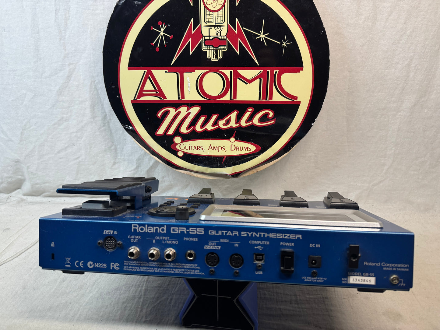 Roland GR-55 gr55 Guitar Synthesizer Pedal with Power Supply