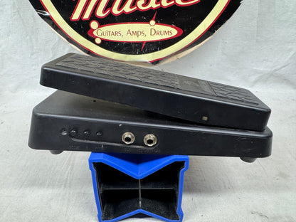 Behringer HB01 hb 01 Hell Babe hellbabe Wah Pedal