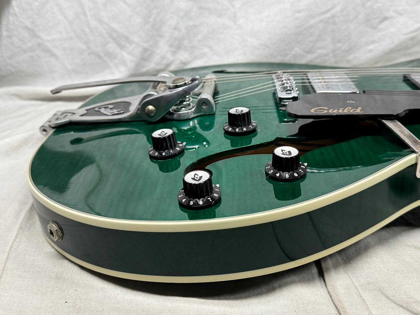 Guild SF-5 sf5 Starfire V Semi-Hollowbody Guitar with Case 2000