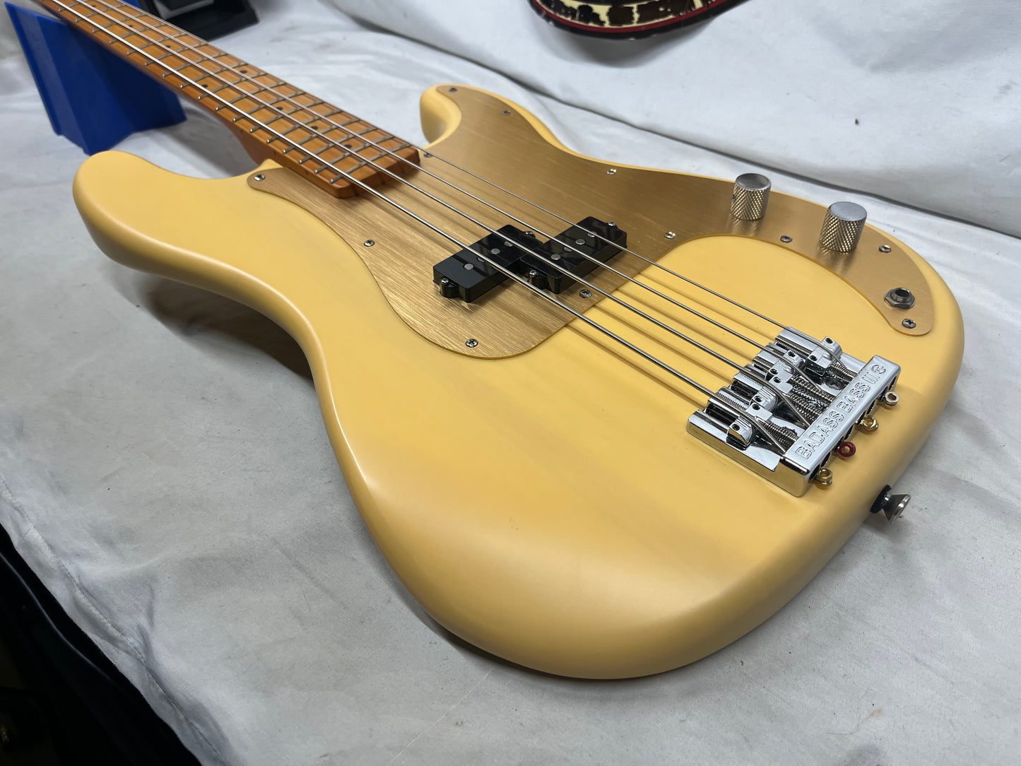 Squier 40th Anniversary Precision Bass Vintage Edition 4-String Electric Bass with Gig Bag - Satin Vintage Blonde