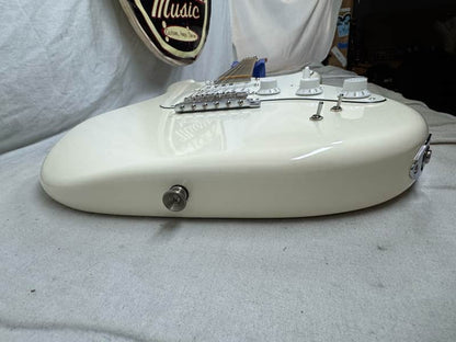 Fender EOB Sustainer Ed O'Brien ( Radiohead ) Signature Stratocaster Guitar with Case - Image 19