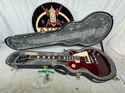 Gibson Les Paul Classic Guitar with Case
