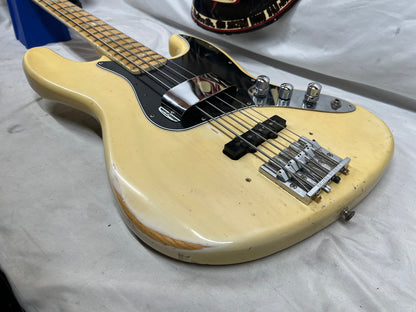 Fender American 4-String Electric Jazz Bass 1977 with Hard Case - Split in Fretboard only at the first fret *see photos*