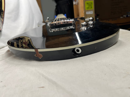 Yamaha AES420 Singlecut Electric Guitar