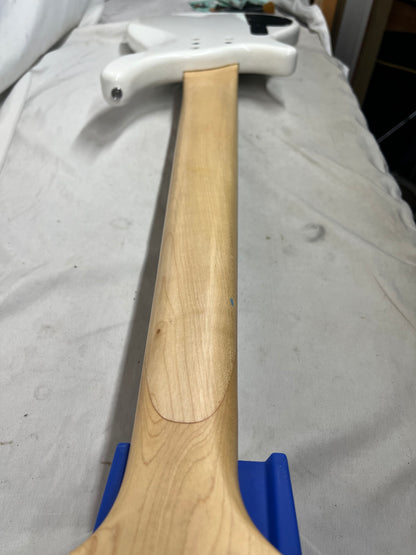 Douglas 6-String Doublecut HH Electric bass
