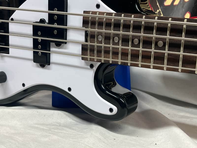 Kala 4-String Electric U-Bass - Image 6