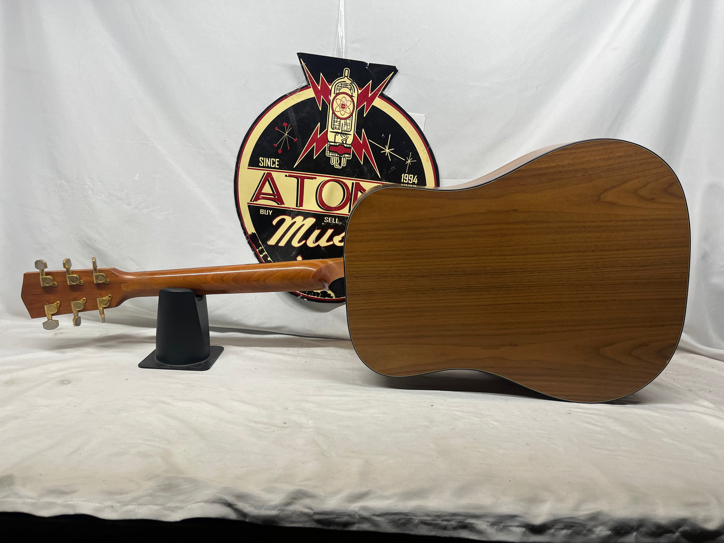 American Acoustech ESVL-1 Acoustic Guitar