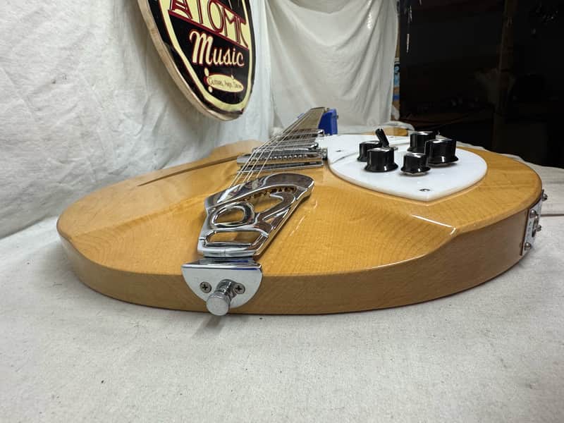 Rickenbacker 330/12 12-string Guitar with Case - Image 17