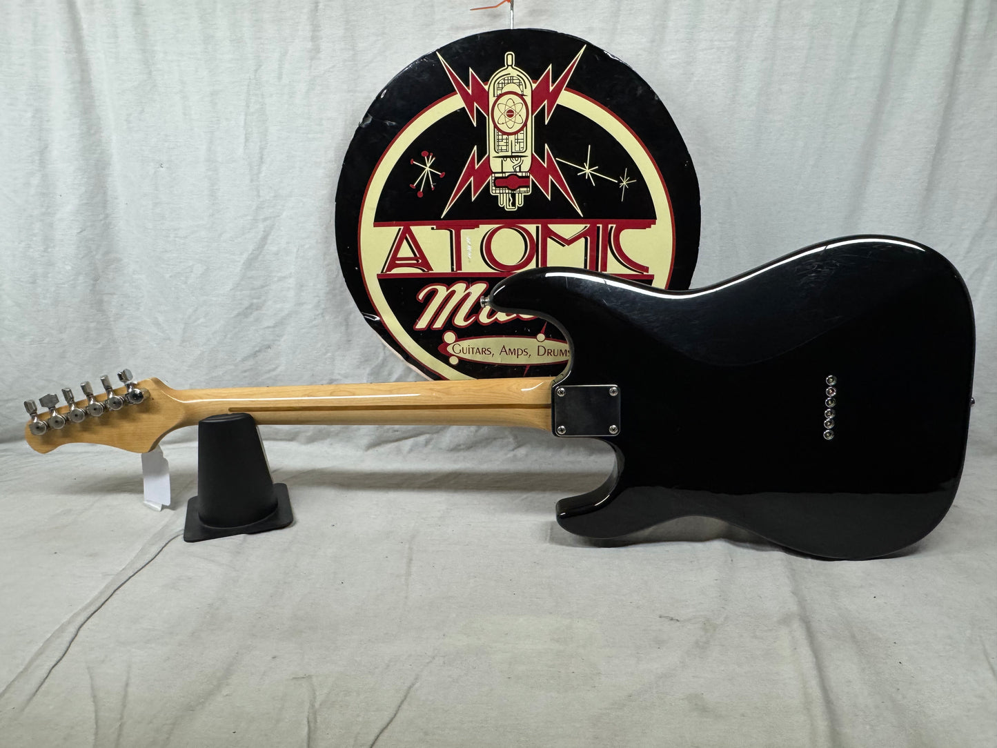 Hamer USA Daytona Guitar S-style with Case - Black / Maple neck
