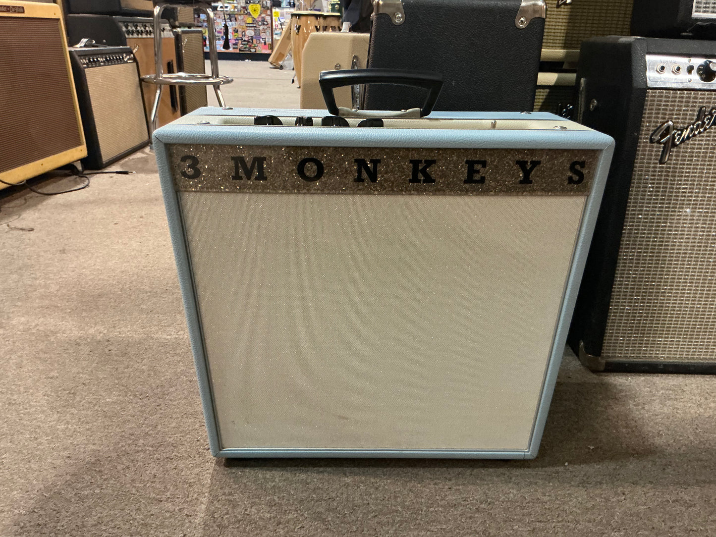 3 Monkeys 3monkeys Sock Monkey Tube Guitar Combo Amplifier with Road Case - Local Pickup Only