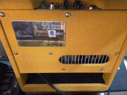 Fender Pro Junior IV 15-Watt 1x10" Guitar Combo Amplifier - Lacquered Tweed