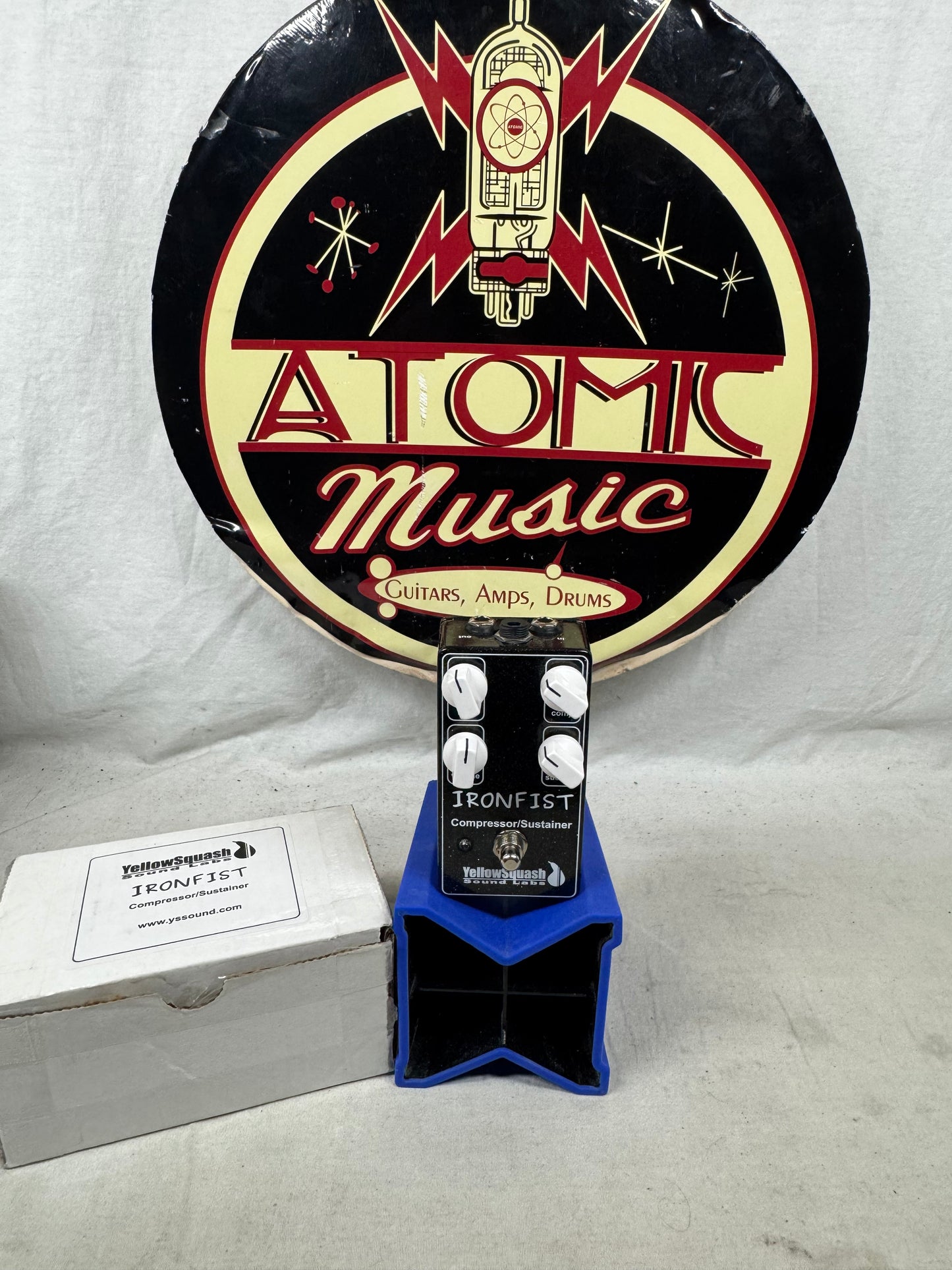 YellowSquash Sound Labs Iron Fist Compressor Sustainer Pedal with Box