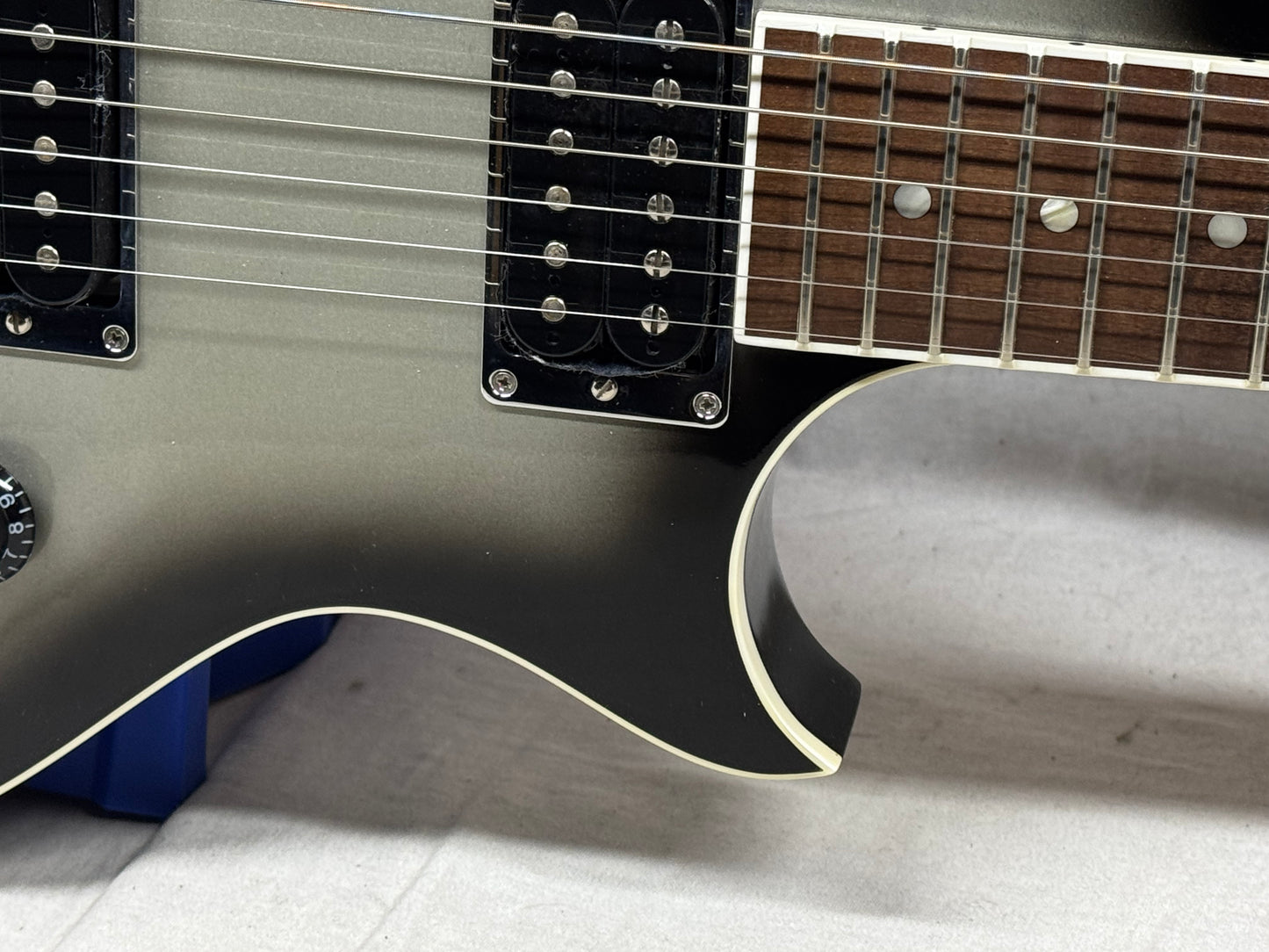 Gibson DSNSHSBCH1 Nighthawk night hawk Studio Guitar with Gator Case 2011 - Silverburst