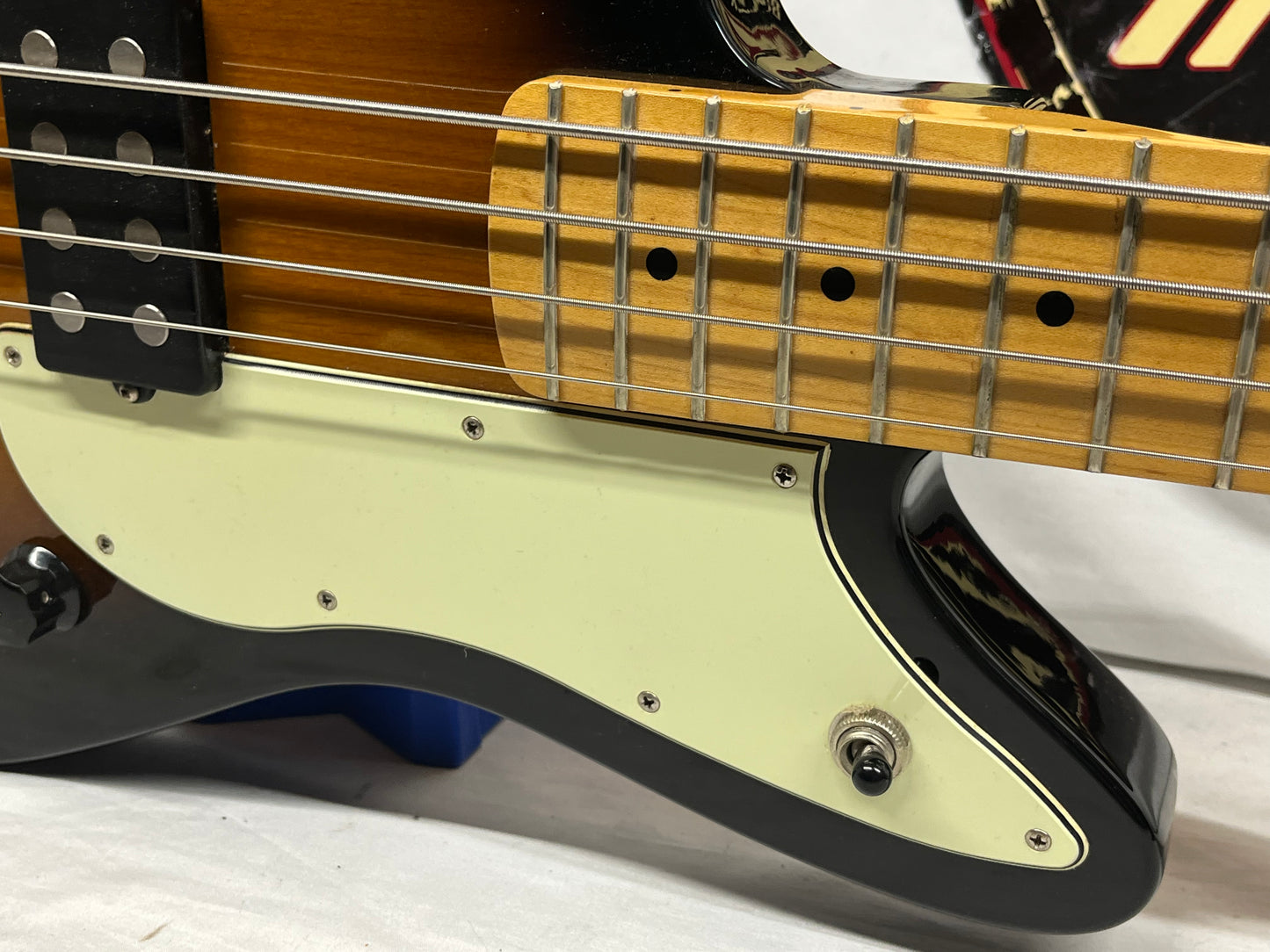 Fender Pawn Shop Reverse Jaguar 4-String Electric Bass MIM - Made in Mexico - 2-Color Sunburst