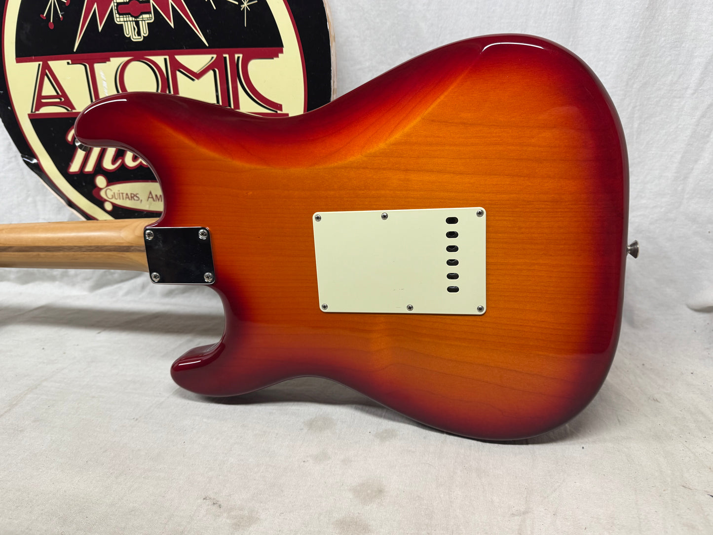 Fender Player II 2 Stratocaster Plus Top Guitar - MIM Mexico 2025 - Cherry Burst / Maple neck
