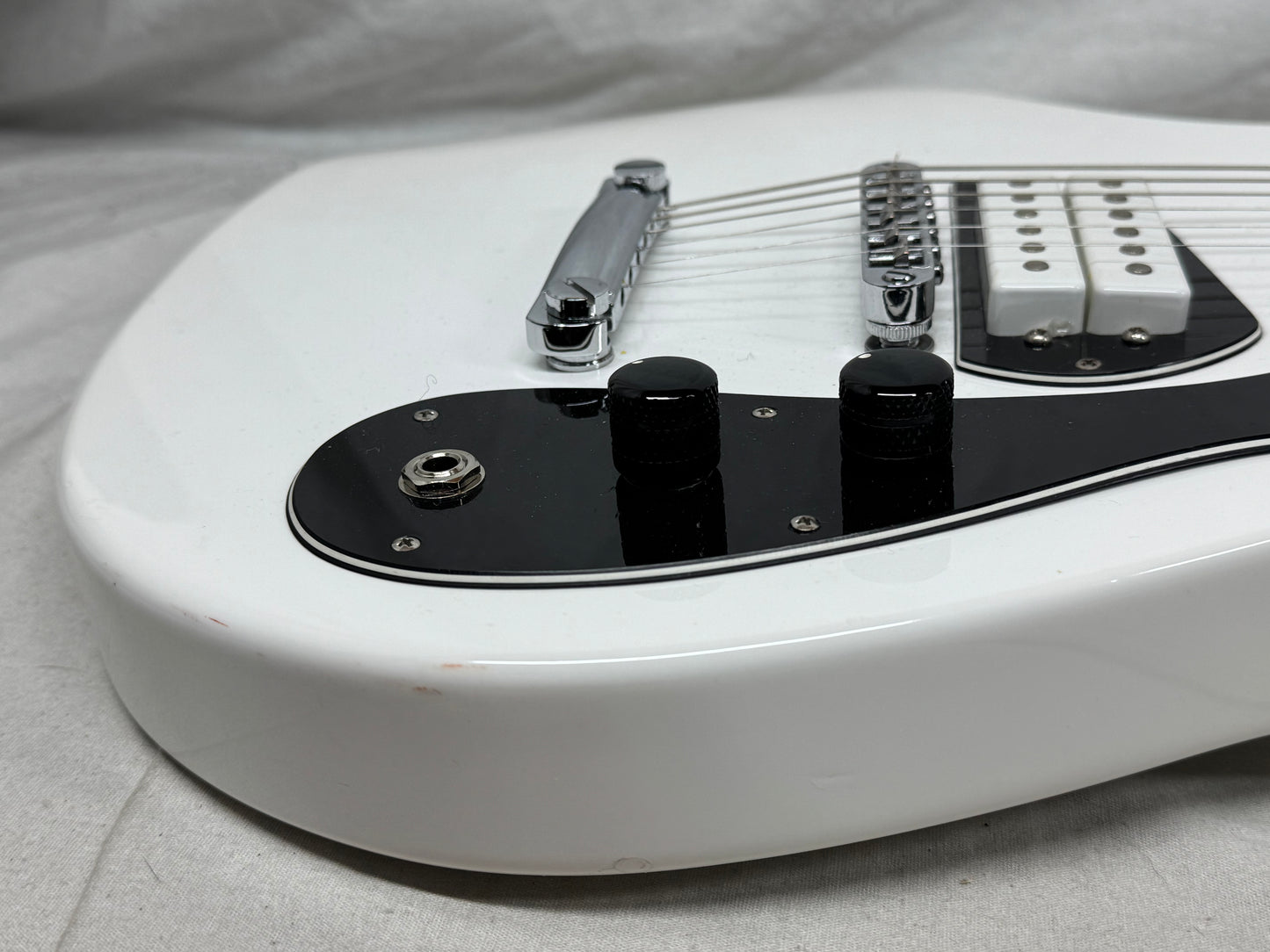 DiPinto Mach IV 4 Guitar with Case