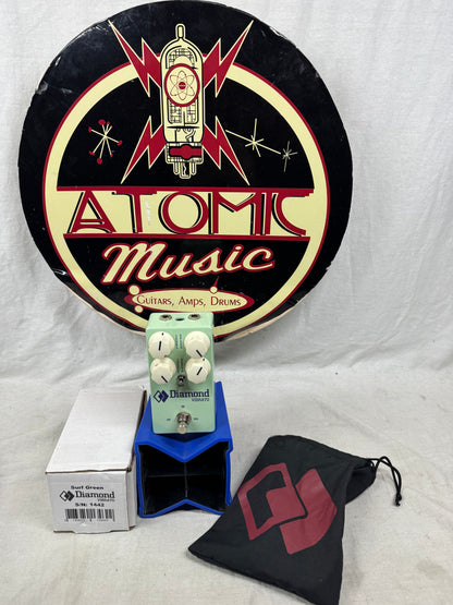 Diamond Pedals Vibrato Pedal with Box - Surf Green - Limited Edition
