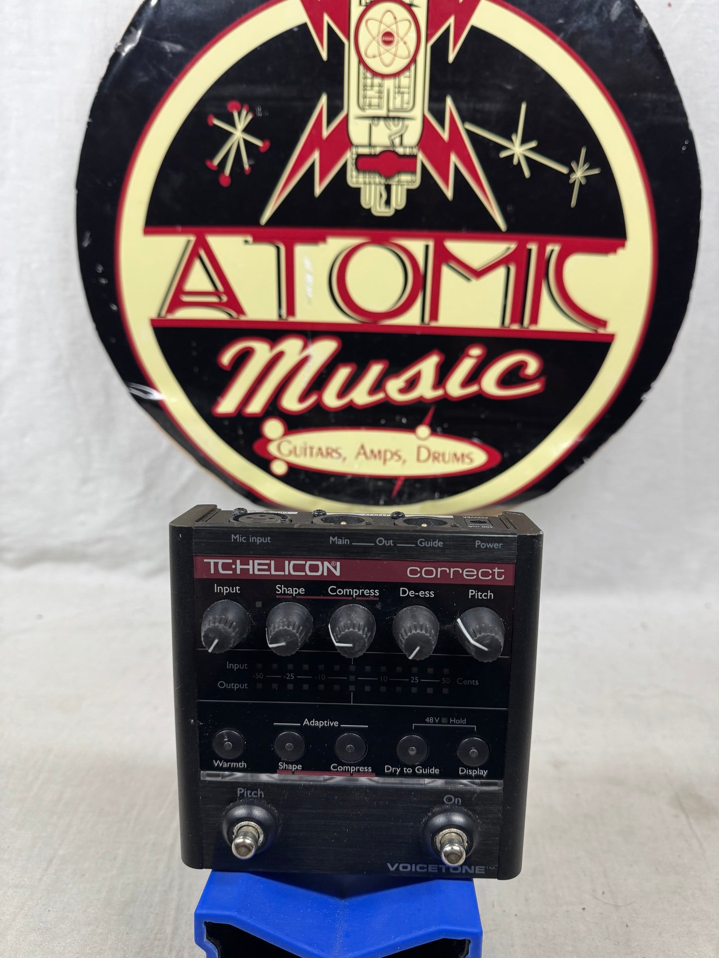 TC Helicon VoiceTone Correct Auto-Pitch Correction / EQ Vocal Effects Pedal with Power Supply