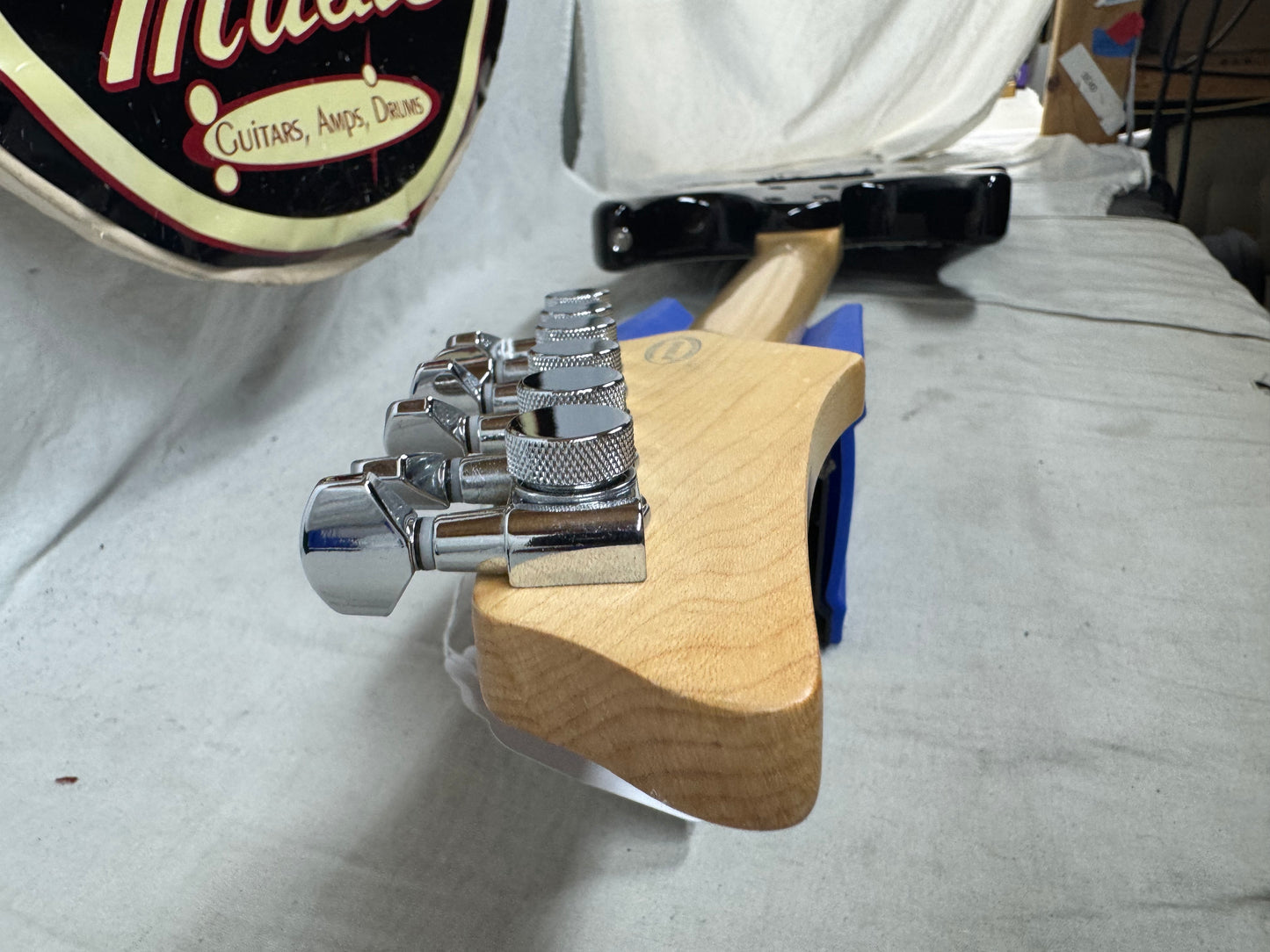 Line 6 JTV-69S jtv69s James Tyler Variax Modeling Guitar with Gig Bag 2013