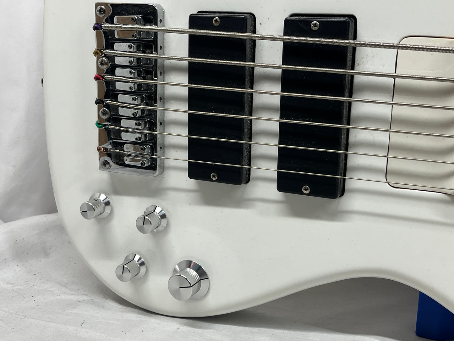 Douglas 6-String Doublecut HH Electric bass