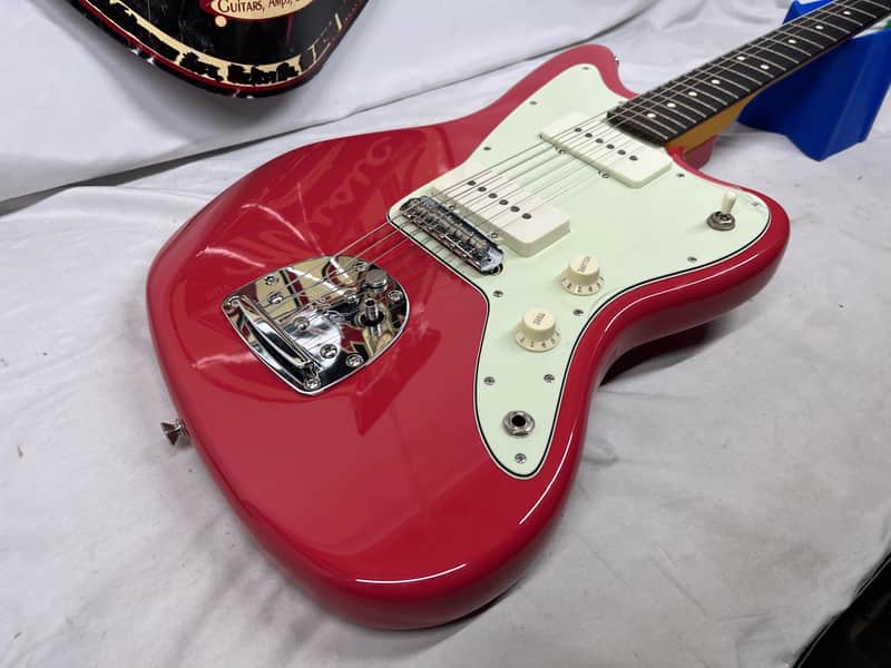 Fender American Professional Classic Jazzmaster Electric Guitar - Image 17