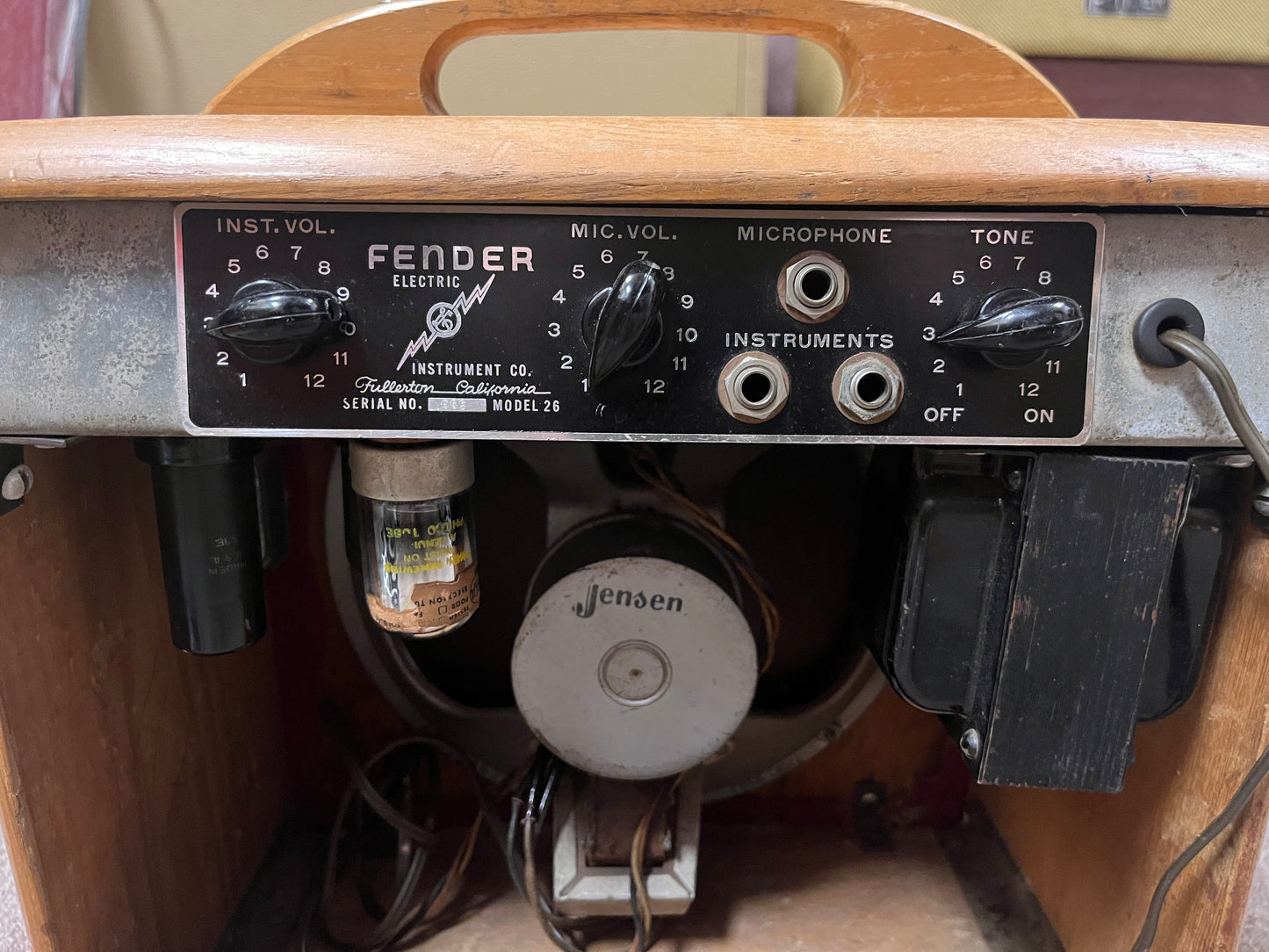 Fender Model 26 Deluxe Woody Vintage RARE Guitar Tube Amplifier Combo - Local Pickup Only