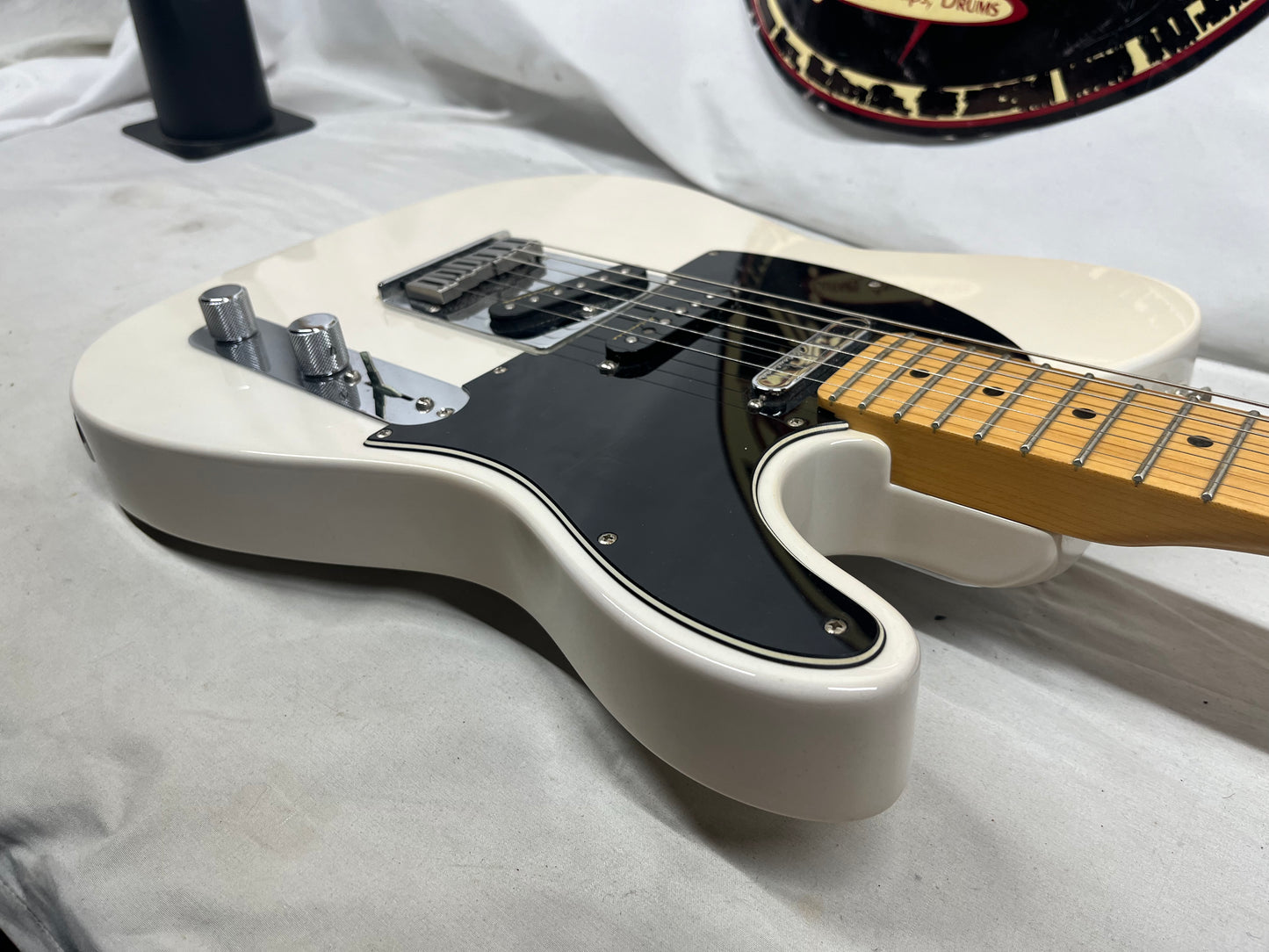 Fender Deluxe Nashville Telecaster Tele Electric Guitar - White Blonde