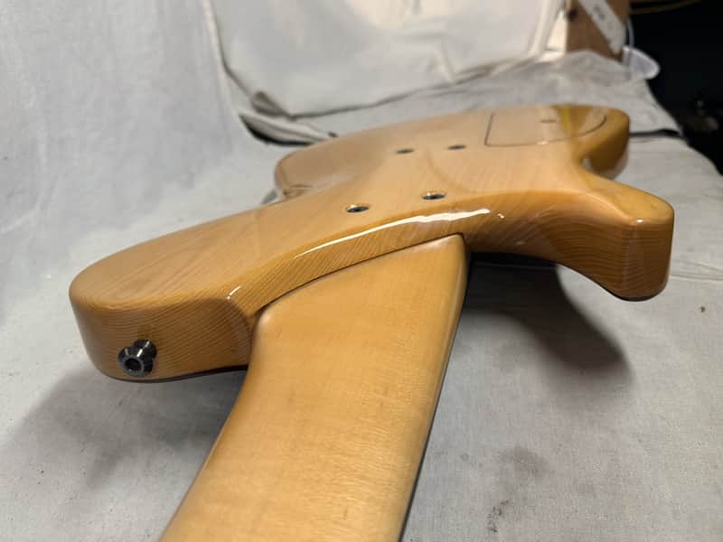 Brubaker K-6B k6b Custom Singlecut 6-string Bass with Case - Image 24