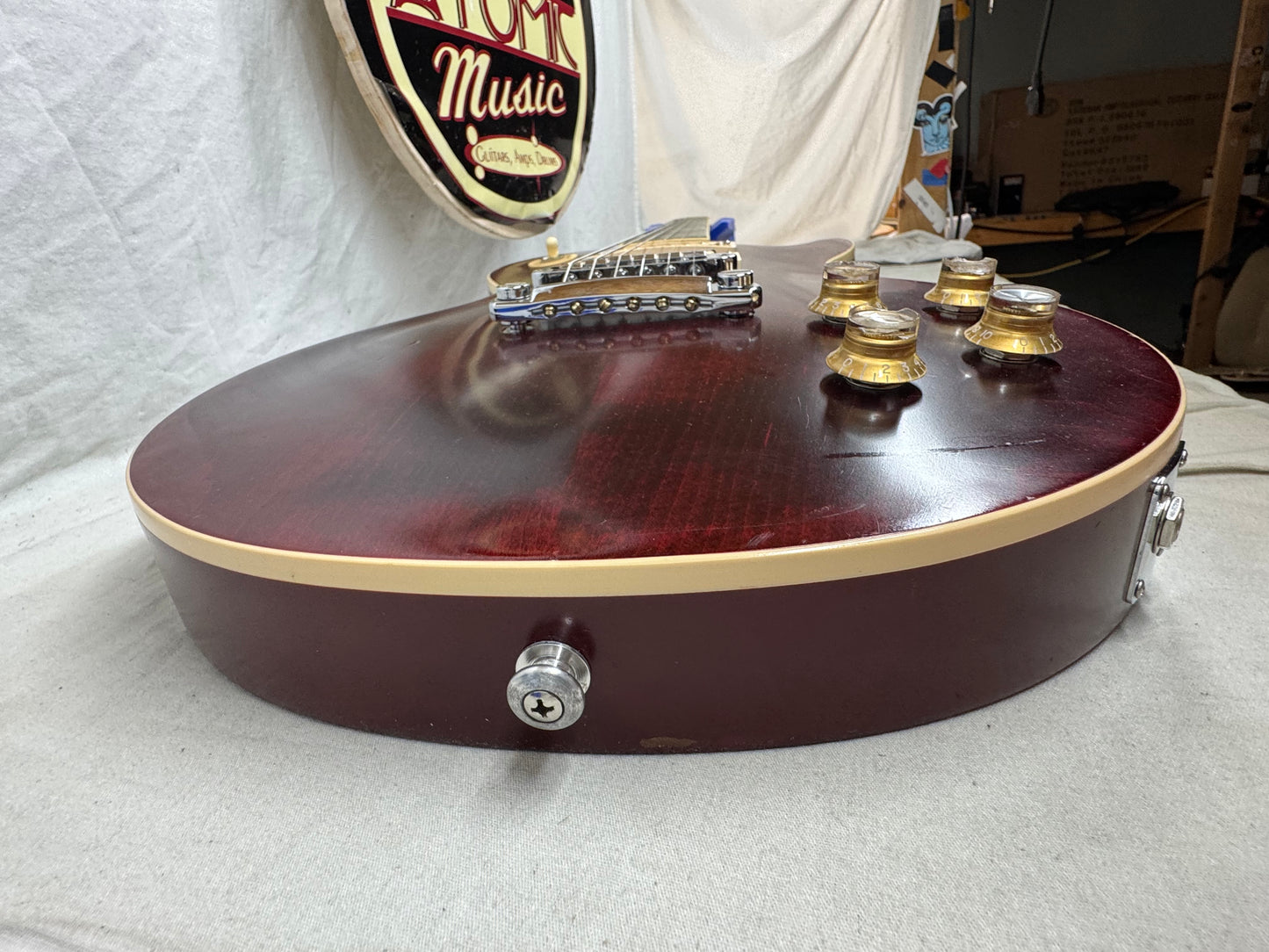 Gibson Les Paul Traditional Pro V Satin Guitar with Case 2019