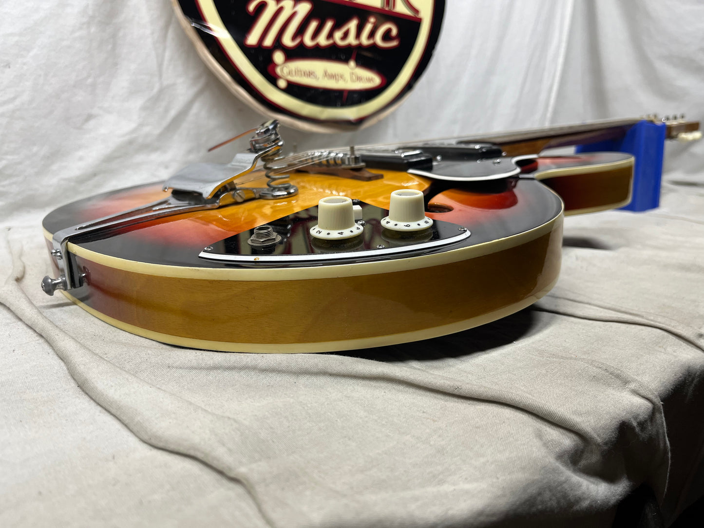Winston? Semi-Hollow Body Electric Guitar