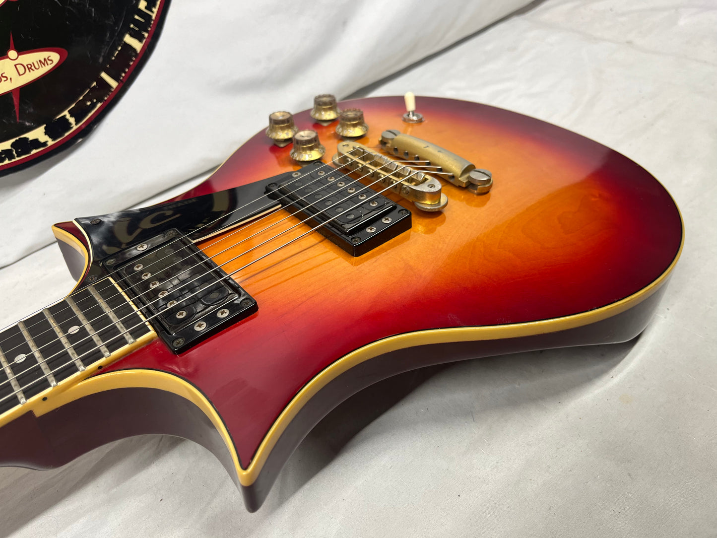 Yamaha SX900A Doublecut Electric Guitar with Case