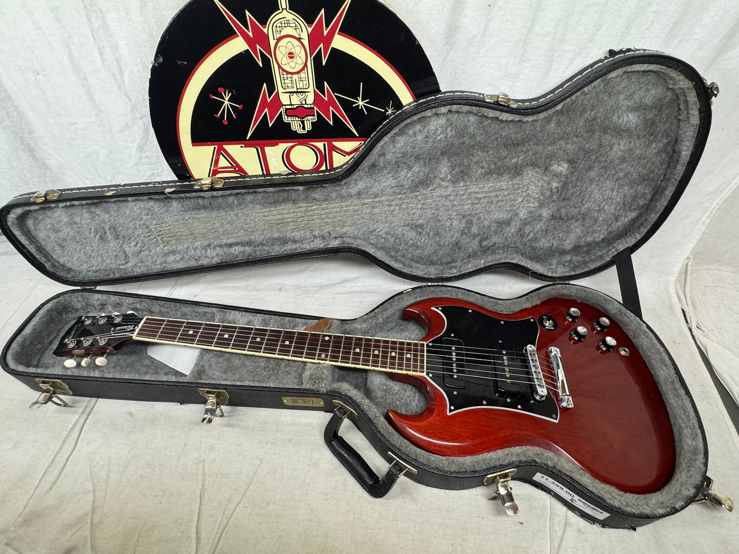 Gibson SG Classic Guitar with TKL Case 2006