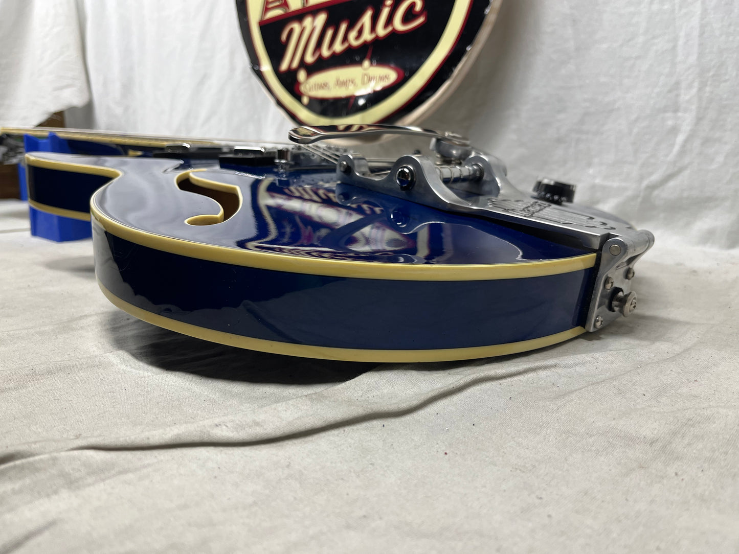 Ibanez AM73T Artcore Series Semi-Hollow Body Electric Guitar
