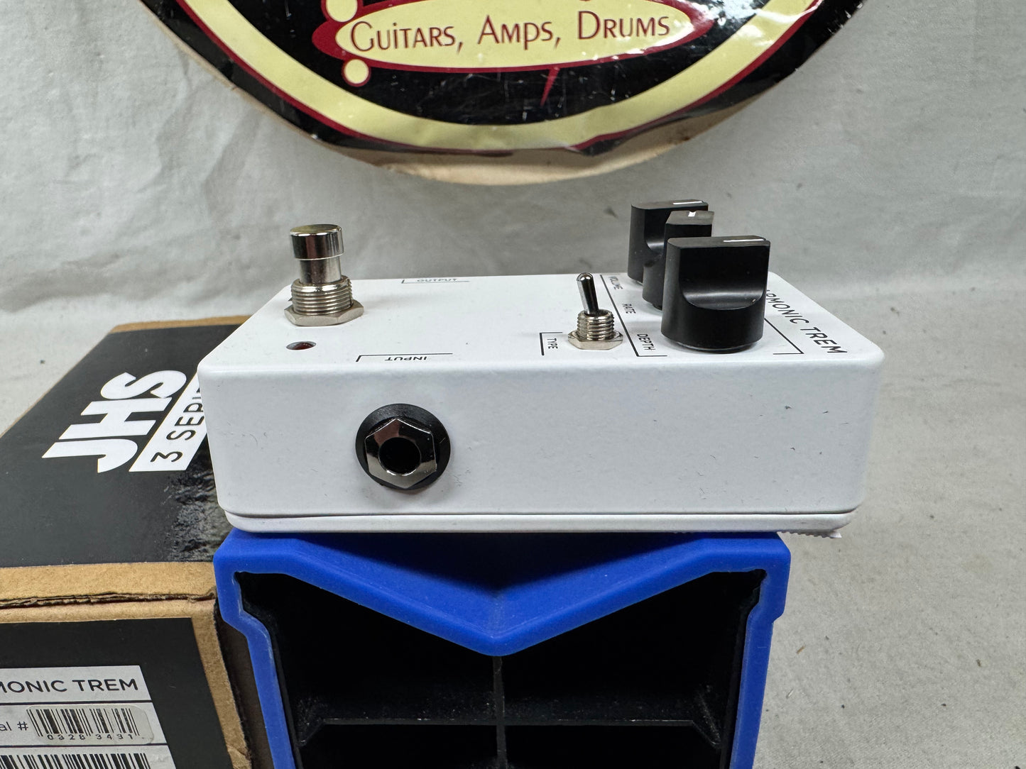 JHS Pedals 3 Series Harmonic Trem Tremolo Pedal with Box