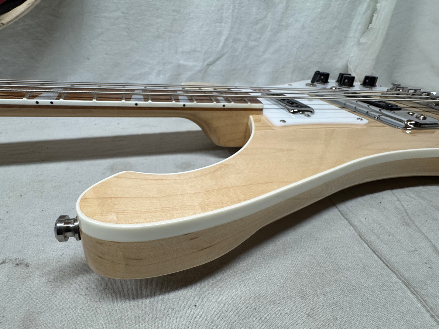 Rickenbacker 4003 4-string Bass with Case 2025 - Mapleglo / Natural