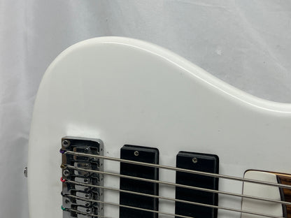 Douglas 6-String Doublecut HH Electric bass