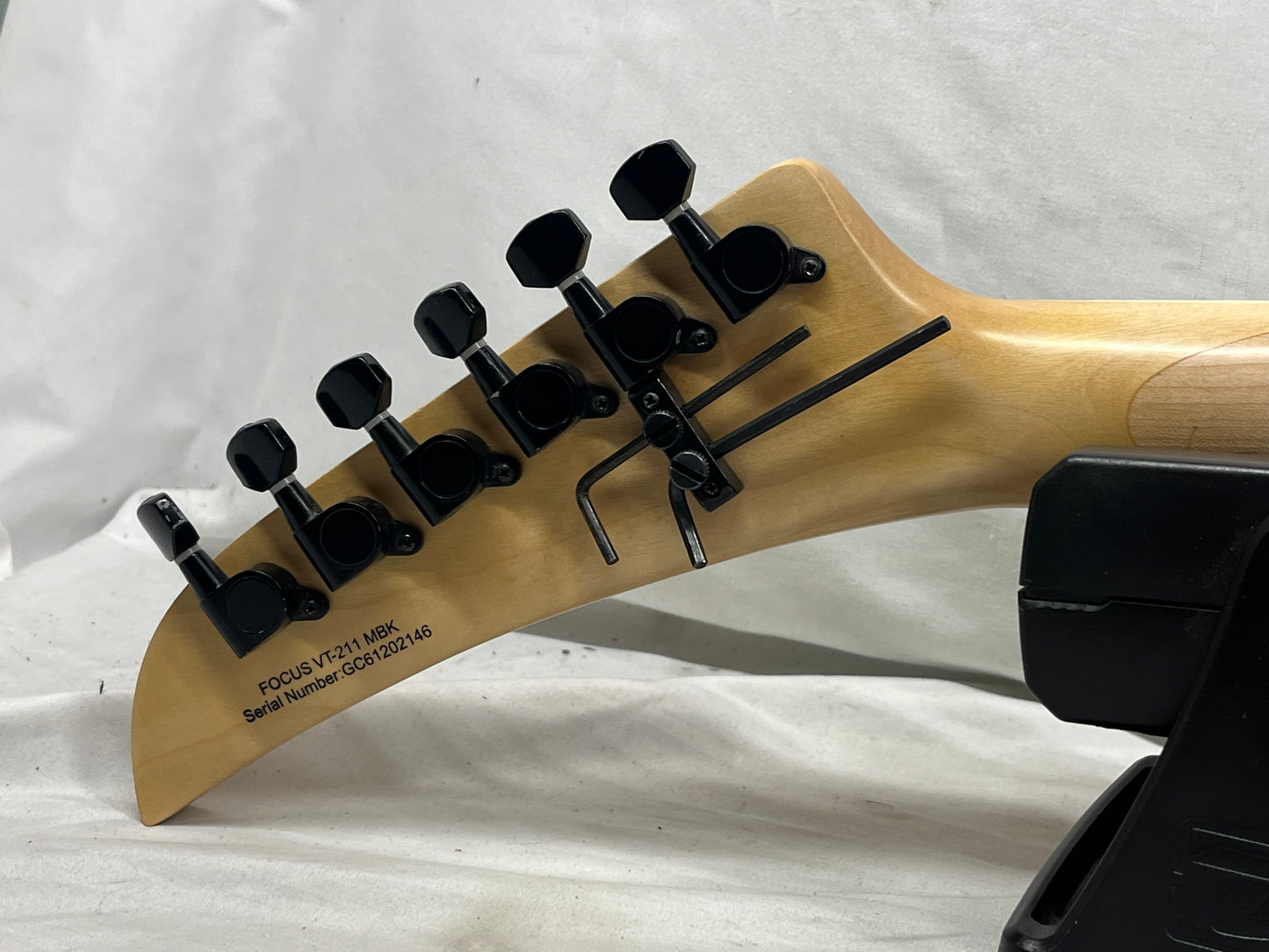 Kramer Focus VT-211 MBK HSS Doublecut Electric Guitar