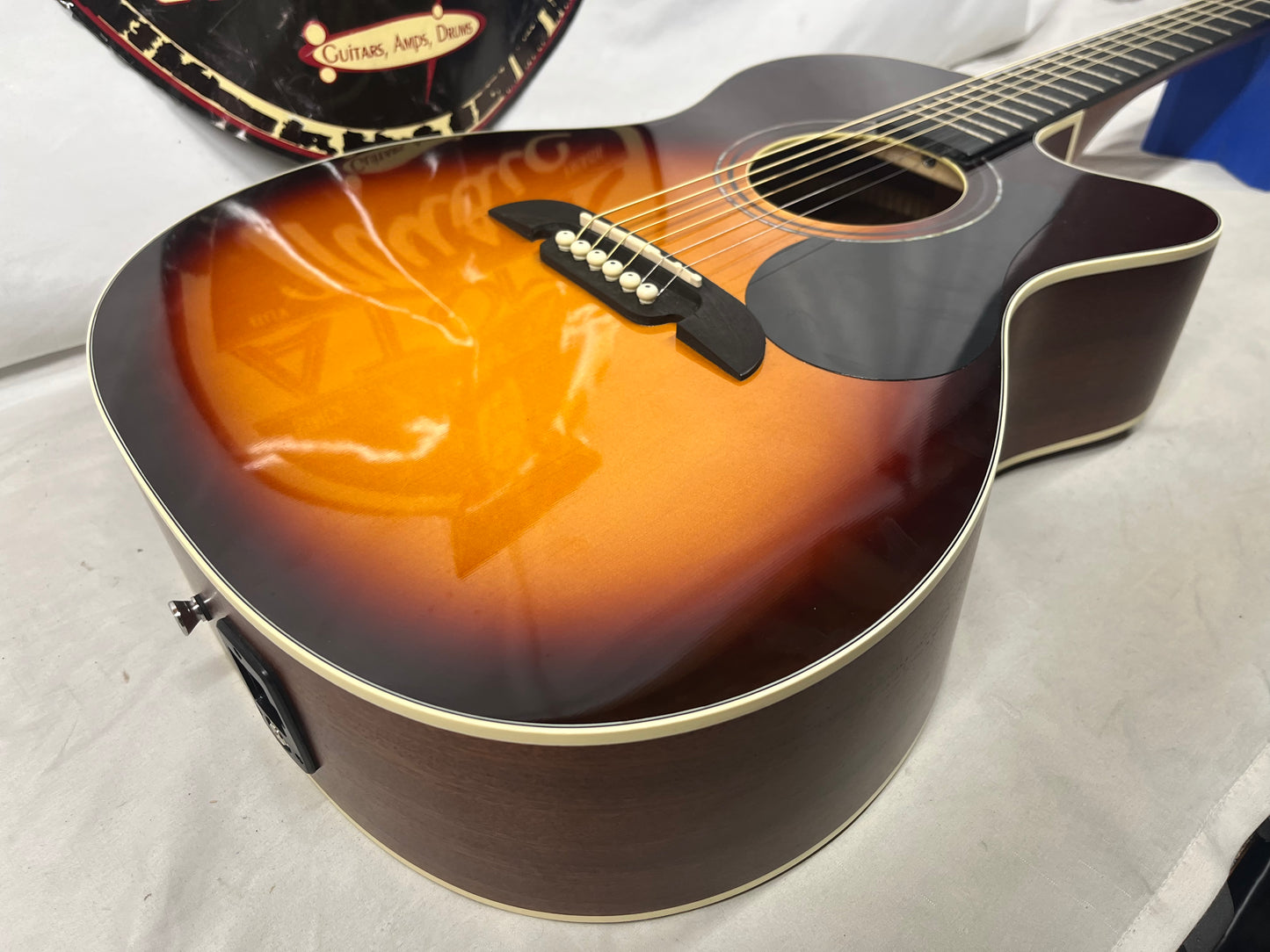 Alvarez RF26CESB Regent Series Acoustic Electric Guitar - *Missing Battery Cover*