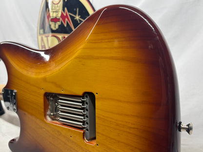 Fender American Deluxe Stratocaster with Maple Fretboard 2004 - 2010 - 3-Color Sunburst