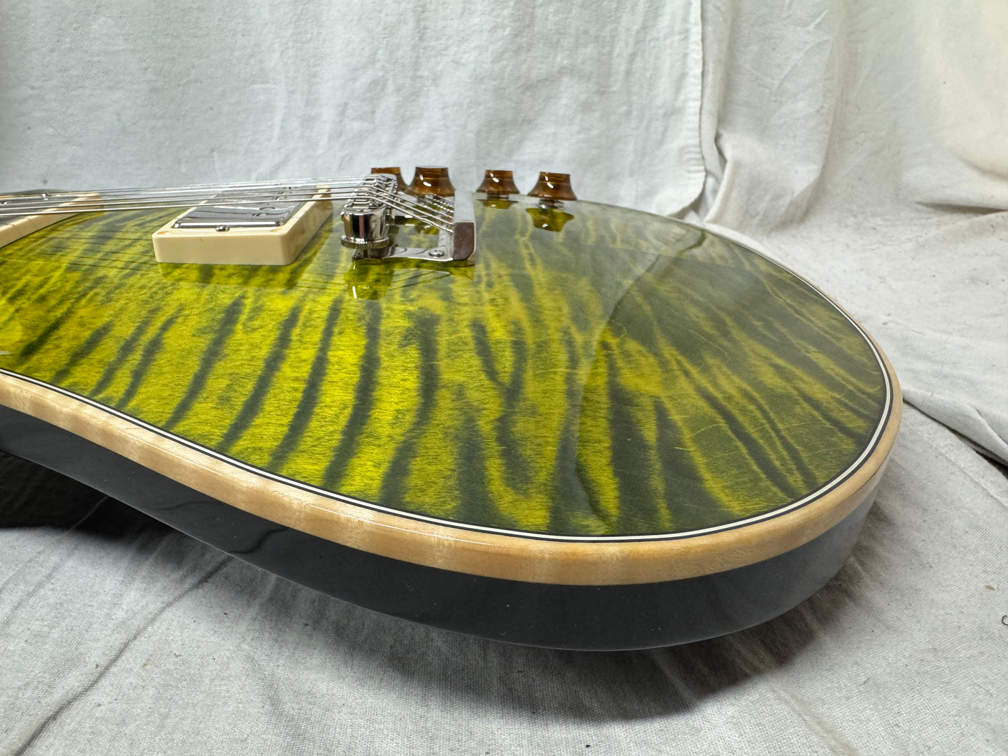 Knaggs Kenai-T2 Guitar with Case 2016 - Lime Green