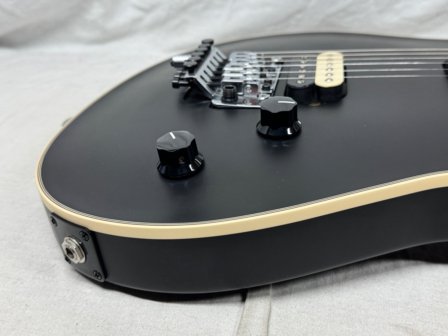 EVH Eddie Van Halen Wolfgang Signature Guitar with Case 2022 - Stealth Black