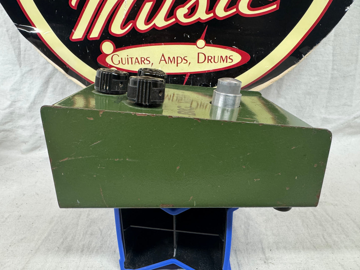 Electro-Harmonix x Sovtek " Green Russian " Big Muff π Pi version 7C 3rd Edition Distortion Fuzz Pedal with Original Wood Box - BM-1-01.00.001 ~2000 - Bubble Font / 6-Screw Chassis
