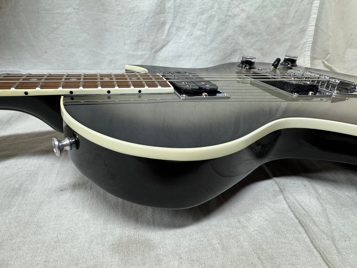 Gibson DSNSHSBCH1 Nighthawk night hawk Studio Guitar with Gator Case 2011 - Silverburst