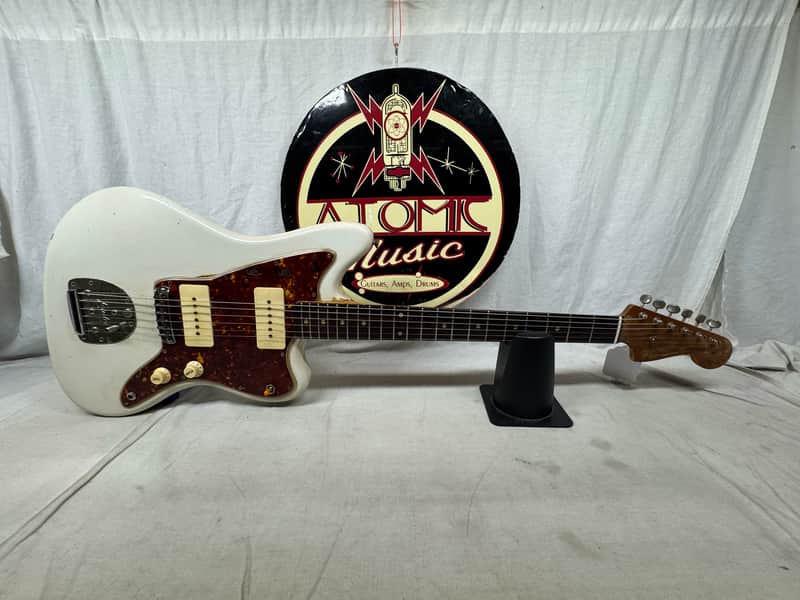 Fender USA Jazzmaster Guitar with Case - Image 2