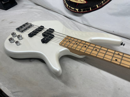 Ibanez Soundgear Gio GSR200M 4-String Electric Bass