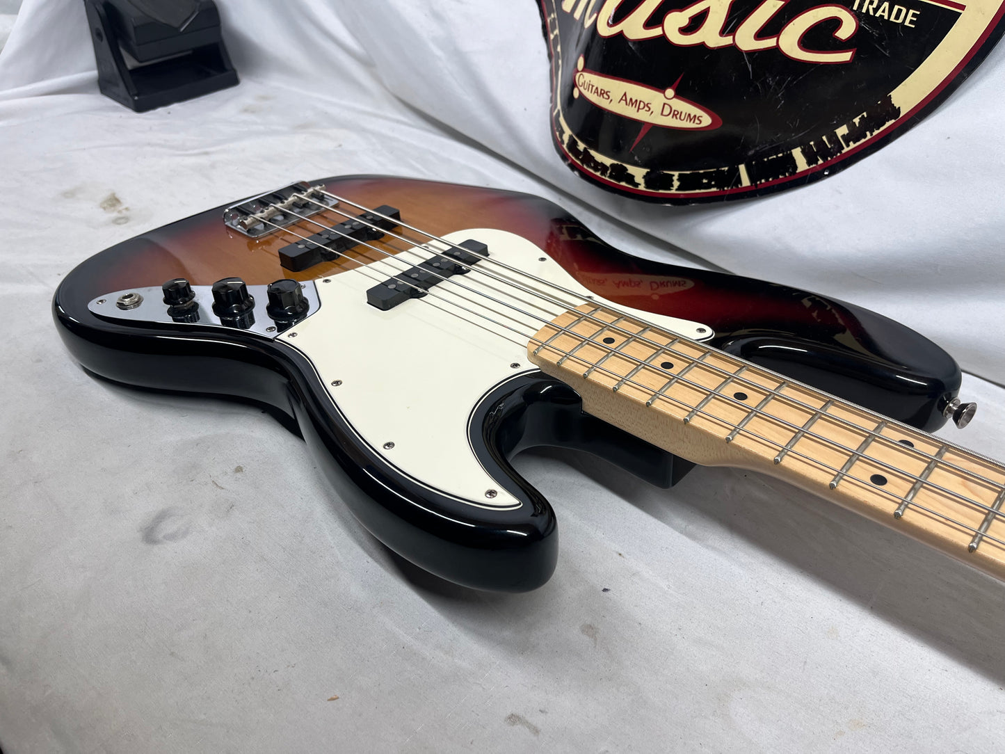 Fender American 4-String Electric Jazz Bass 2007 - 3-Color Sunburst